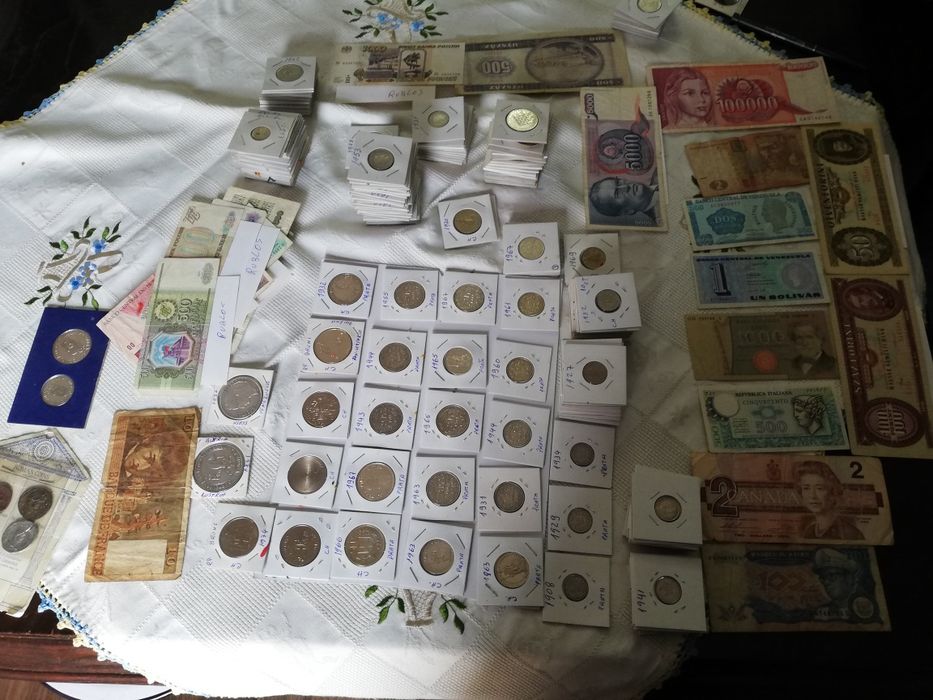 Moedas e notas de Portugal Suíça França etc