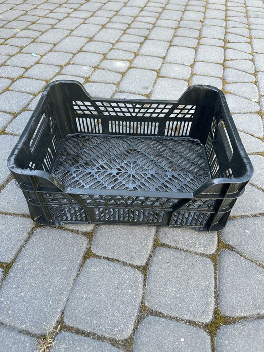 Klatki skrzynki plastikowe 39x30x15
