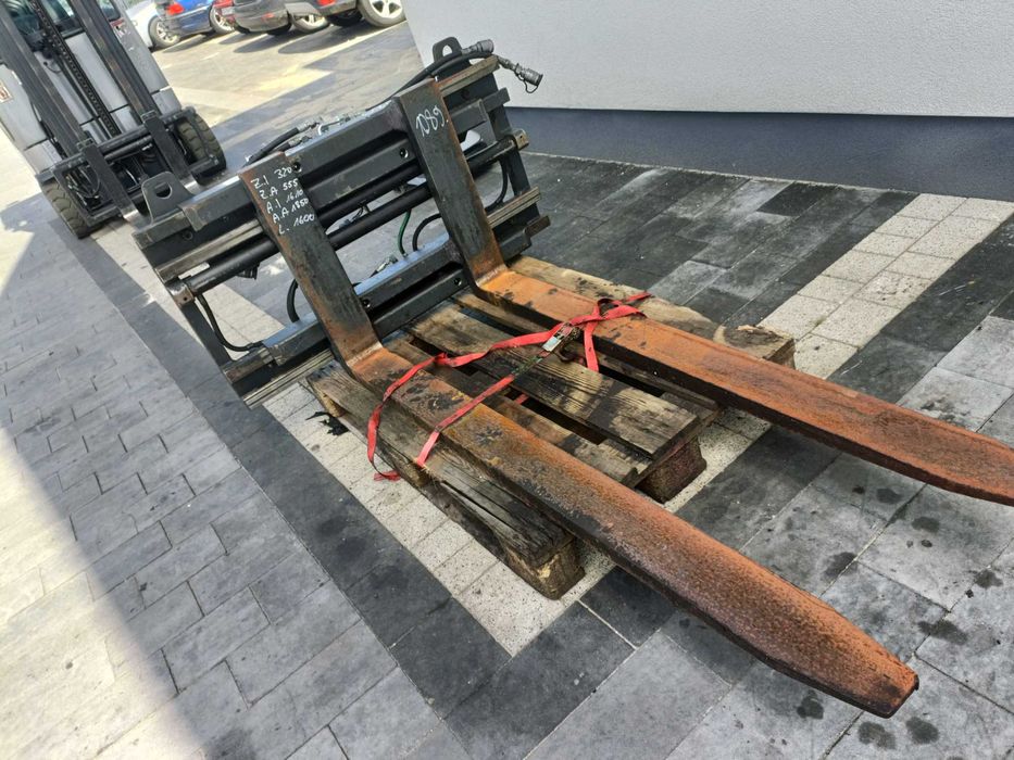 Pozycjoner wideł Kaup do wózka widłowego 2.5T411