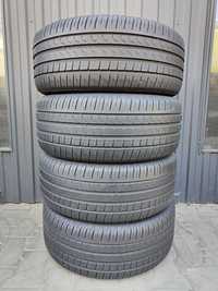 235/40/19 Pirelli Cinturato P7 komplet