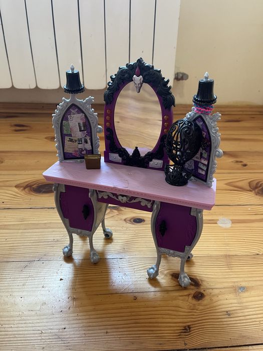 Меблі для Барбі, шафа для Барбі