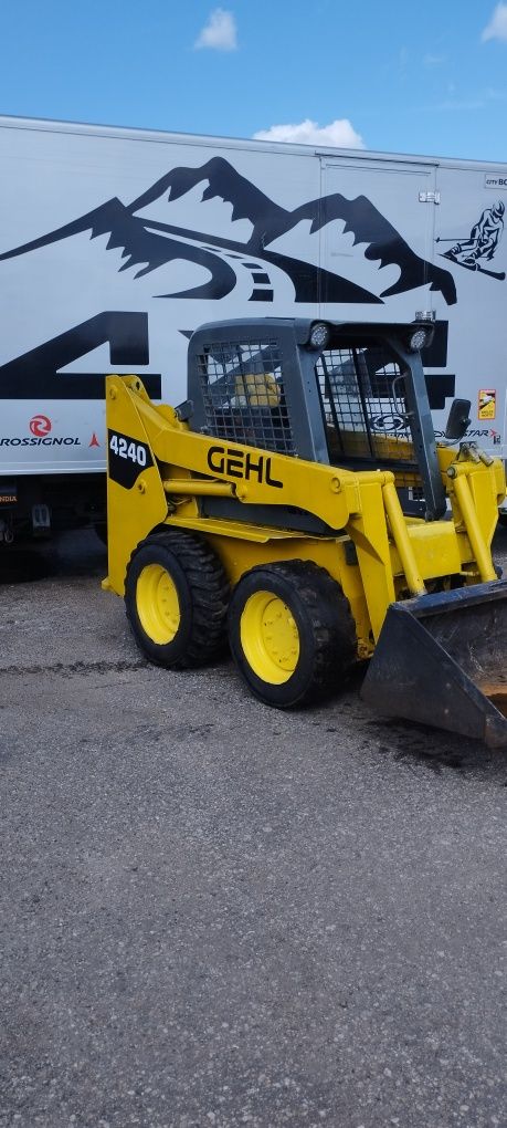 Ładowarka Gehl 4240 z 2006 roku. Bobcat, Jcb