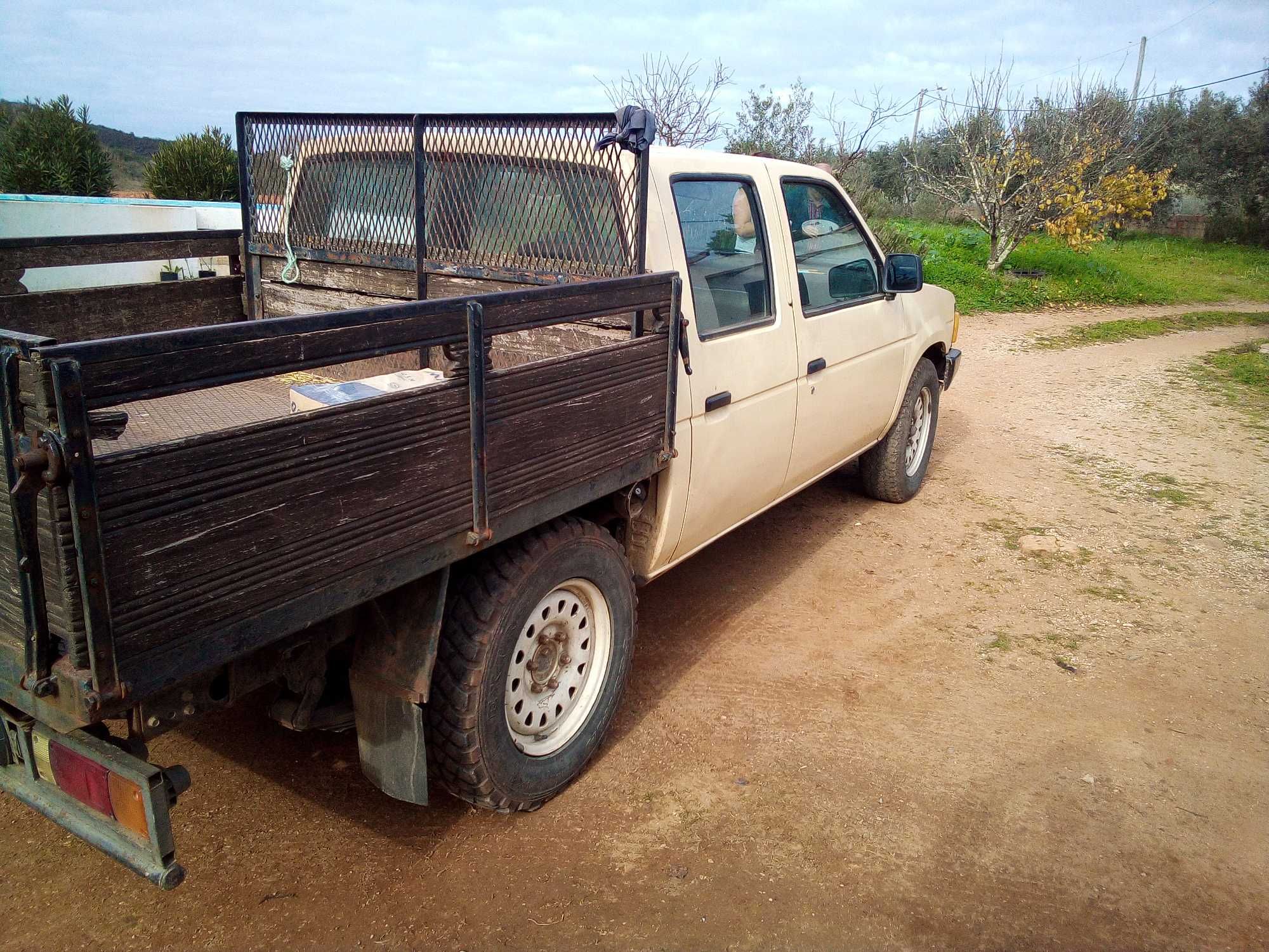 Nissan pickup d21