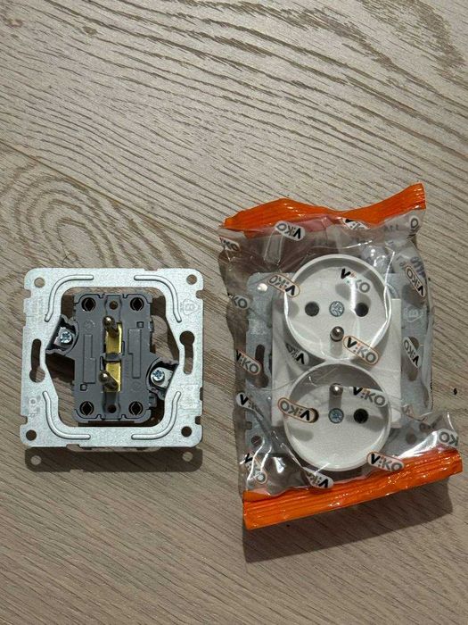 Gniazdo podwójne uziemienie VIKO PANASONIC KARRE