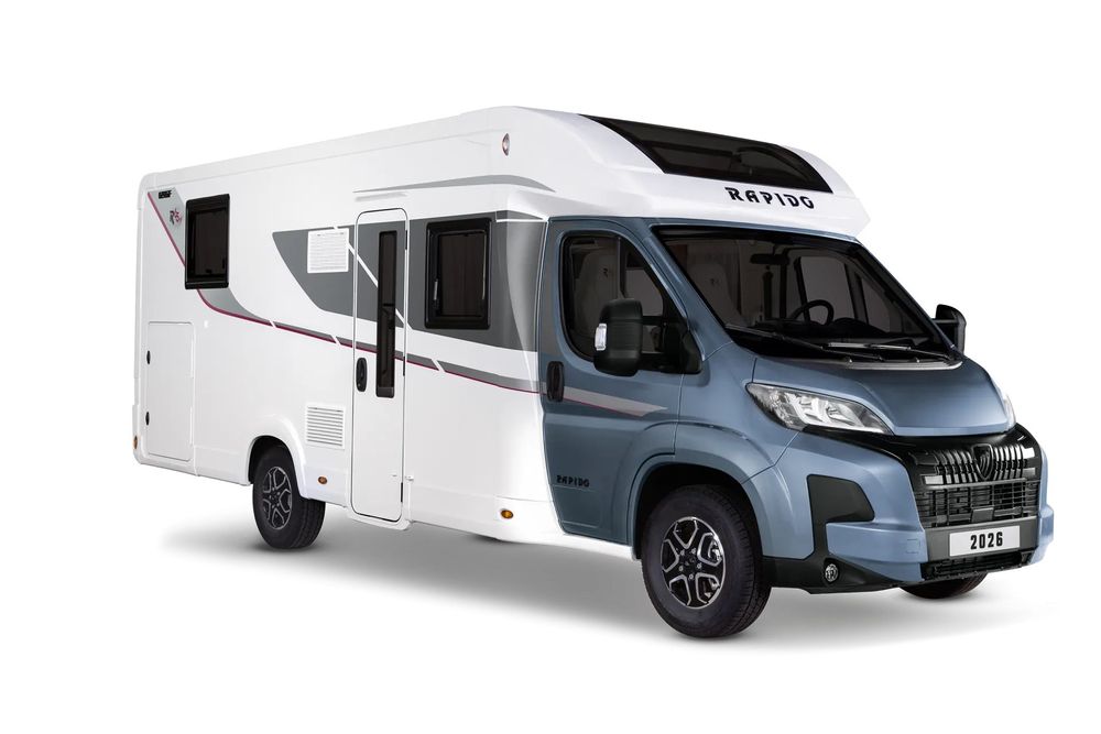 Rapido Seria 6 / 696F - 4-osobowy z łóżkiem królewskim  Produkcja 2026 / Półintegra 7,49 m / Autoryzowany dealer RAPIDO