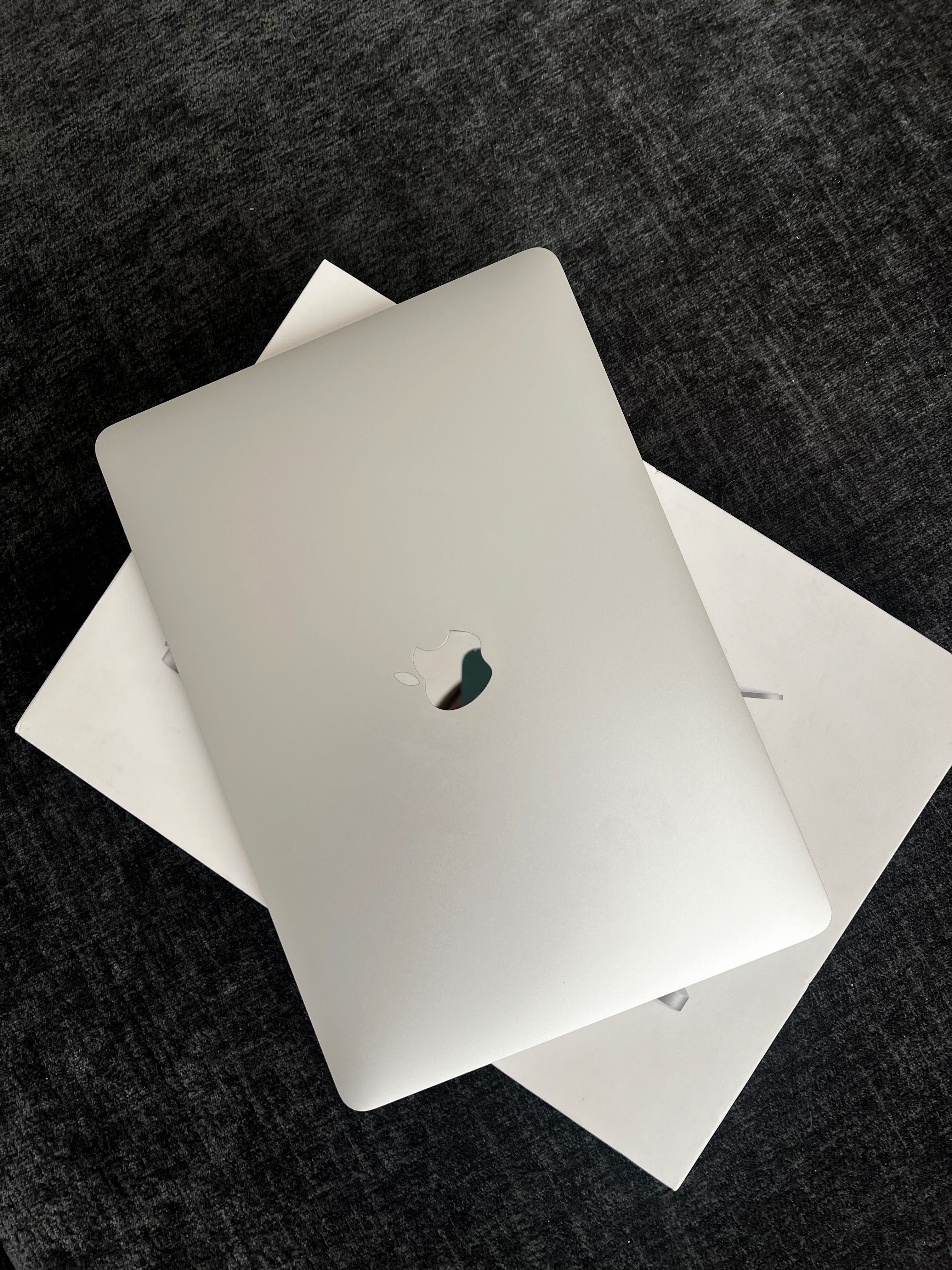 MacBook Pro 13″ i5 2020 8/256 Space Gray