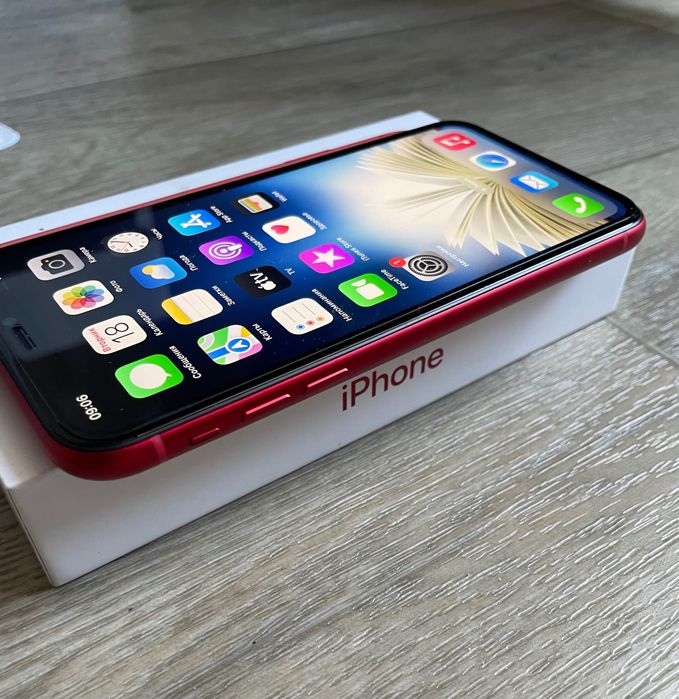 iPhone 11 128GB Red Product never lock