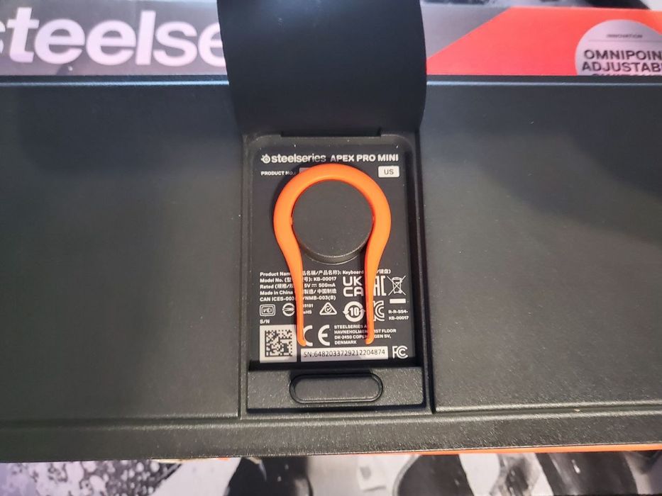 Продам игровую клавиатуру SteelSeries Apex Pro mini 60