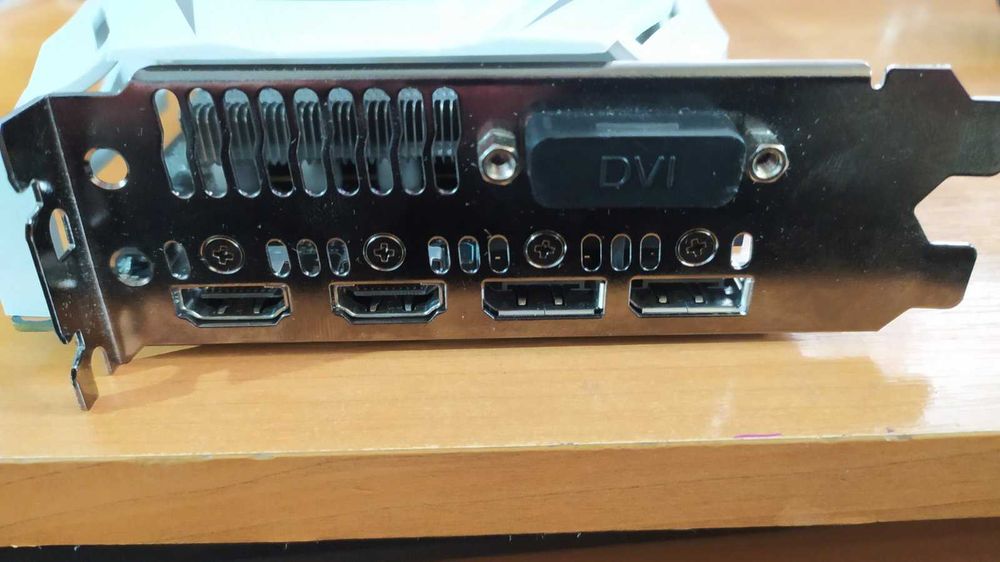 Продам видеокарту ASUS GTX-1060 O3G