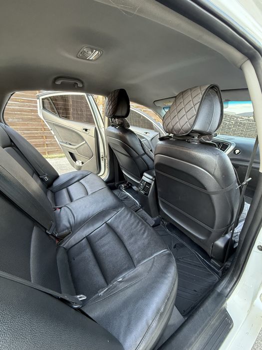 Продам машину Kia K5 .