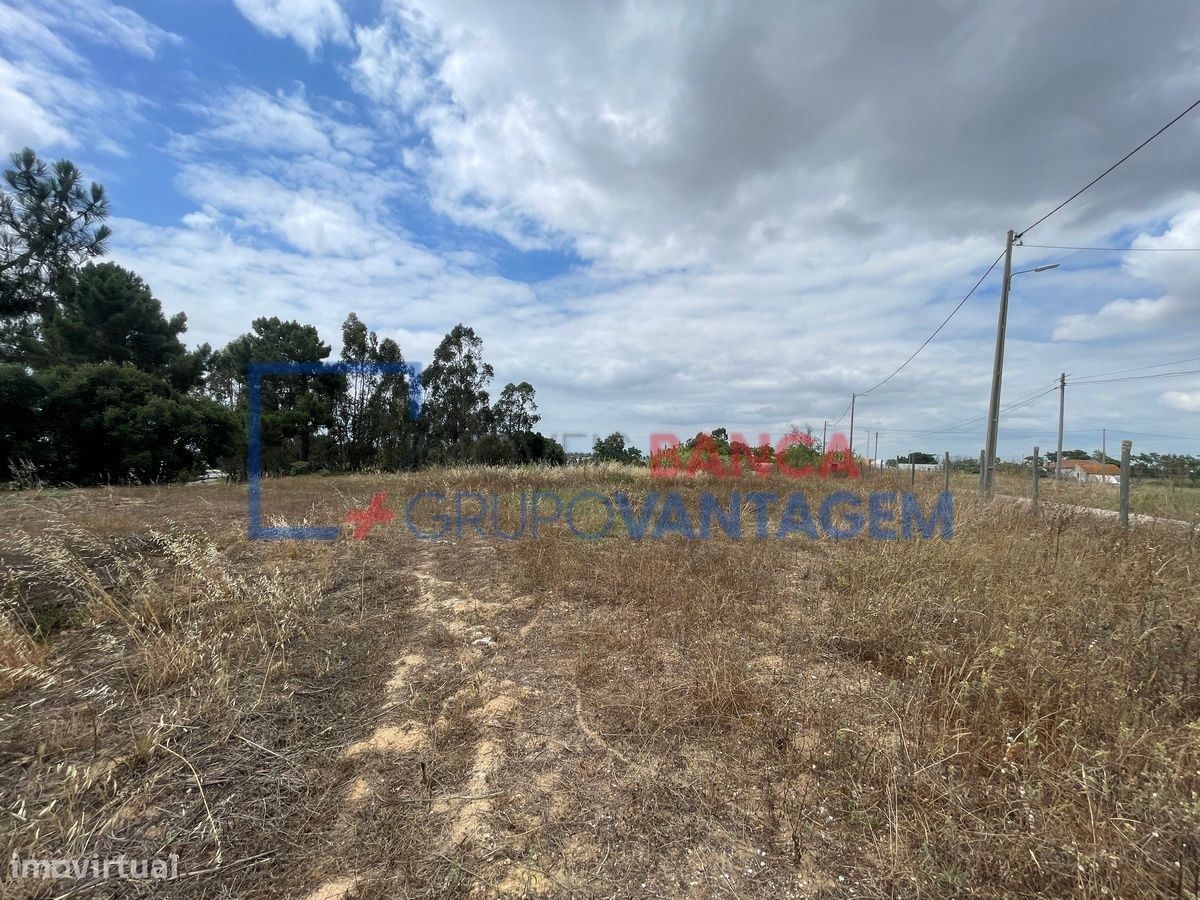 Terreno Rústico com 16.040m2 para construção na Moita