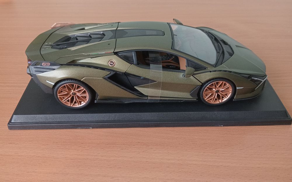 Lamborghini SIAN FKP 37, масштаб 1:18