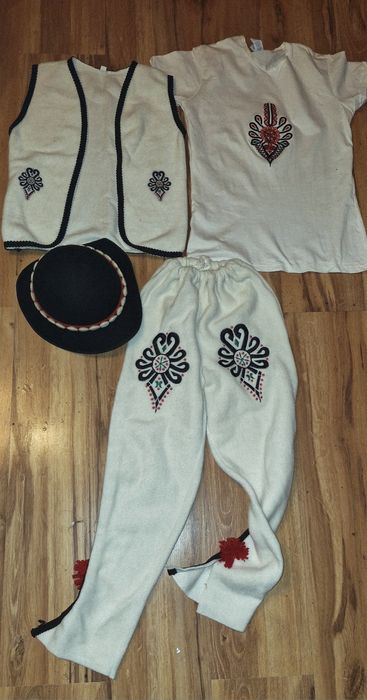 Nowy strój góralski wełniany z el. Parzenicy kapelusz