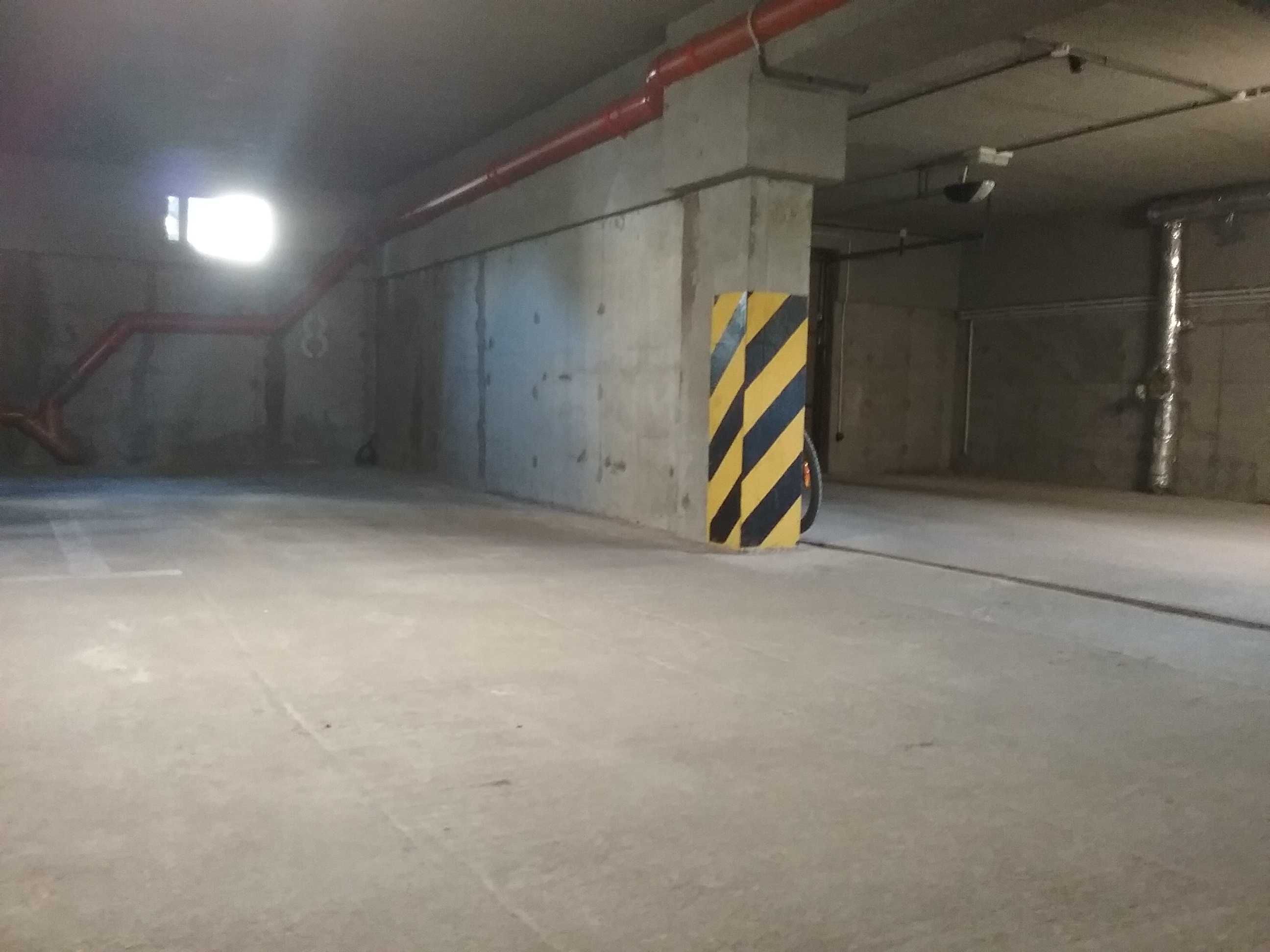 Wynajmę duże miejsce w garażu pod blokiem, Warszawa Aluzyjna 33F