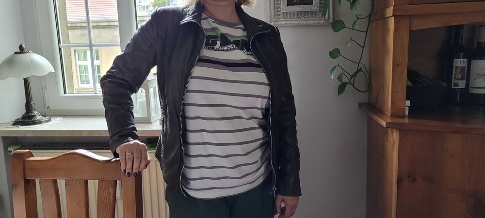 Damska kurtka ze skóry M/L w idealnym stanie