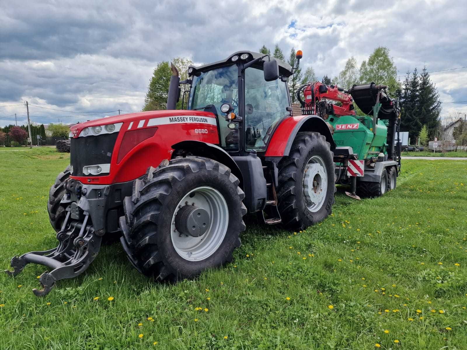 Rębak JENZ HEM 582 z ciągnikiem Massey Ferguson