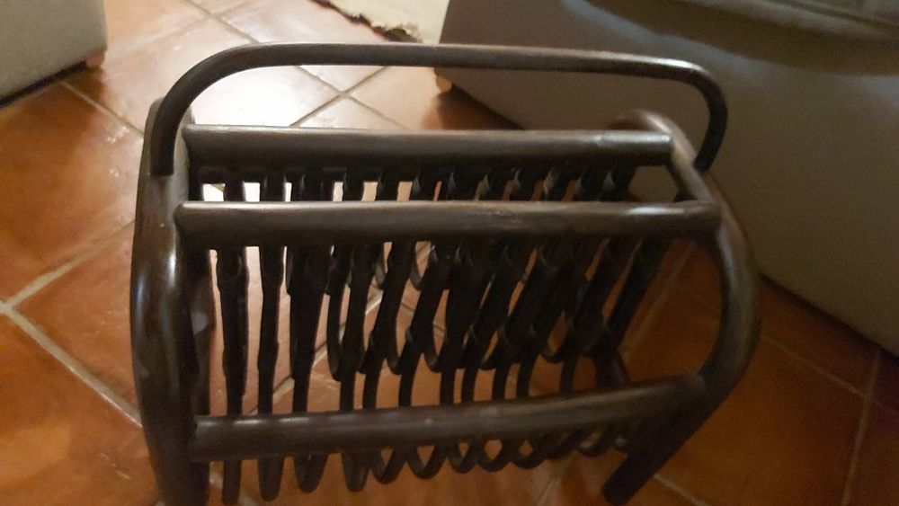 Porta revistas em madeira