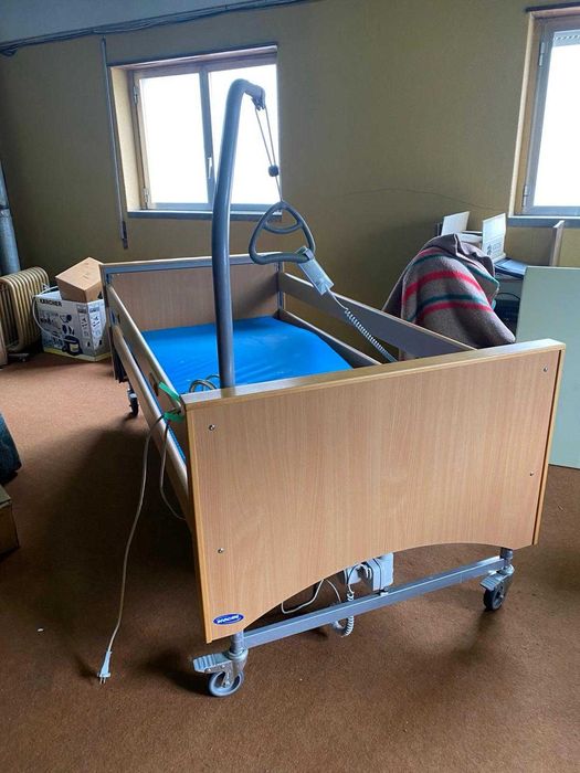 cadeirões eletricos e cama articulada, elétrica, como nova