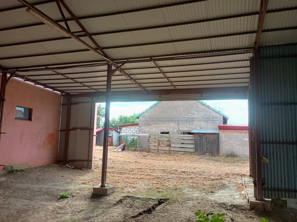 Hala/wiata stalowa 18m x 8m plus 4m x 11.5m tworzące jedną całość