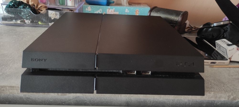 Продам sony playstation 4 1tb