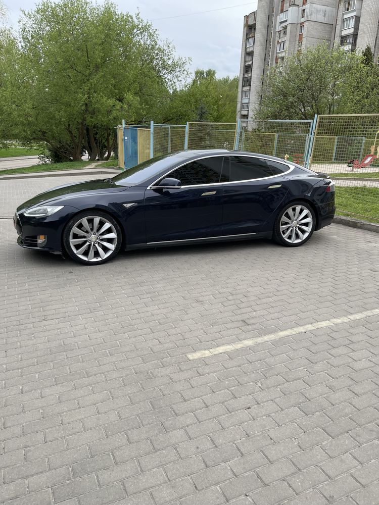 Тесла Model S Performance p85 2013