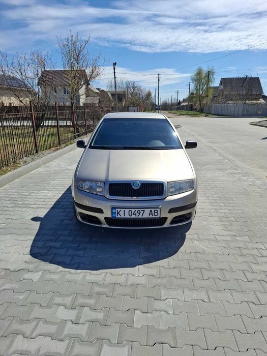Продам автомобіль Шкода Фабія 1.2