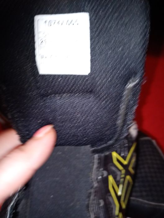 Czarne adidaski z wstawkami