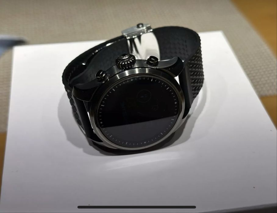 Швейцарский смарт годинник Montblanc Summit 2