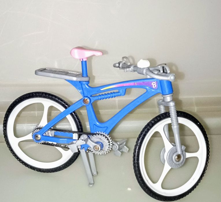 Barbie bicicleta azul anos 90.
