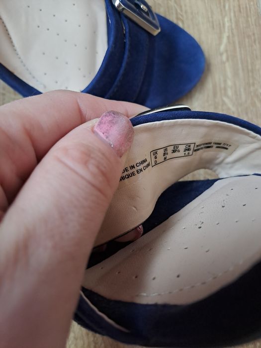 Сині замшеві жіночі босоніжки на каблуці