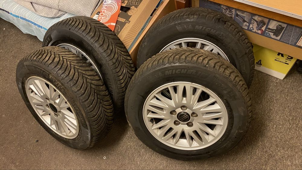 Michelin Cross Climate 2 195/65R15 +felgi Volvo v60