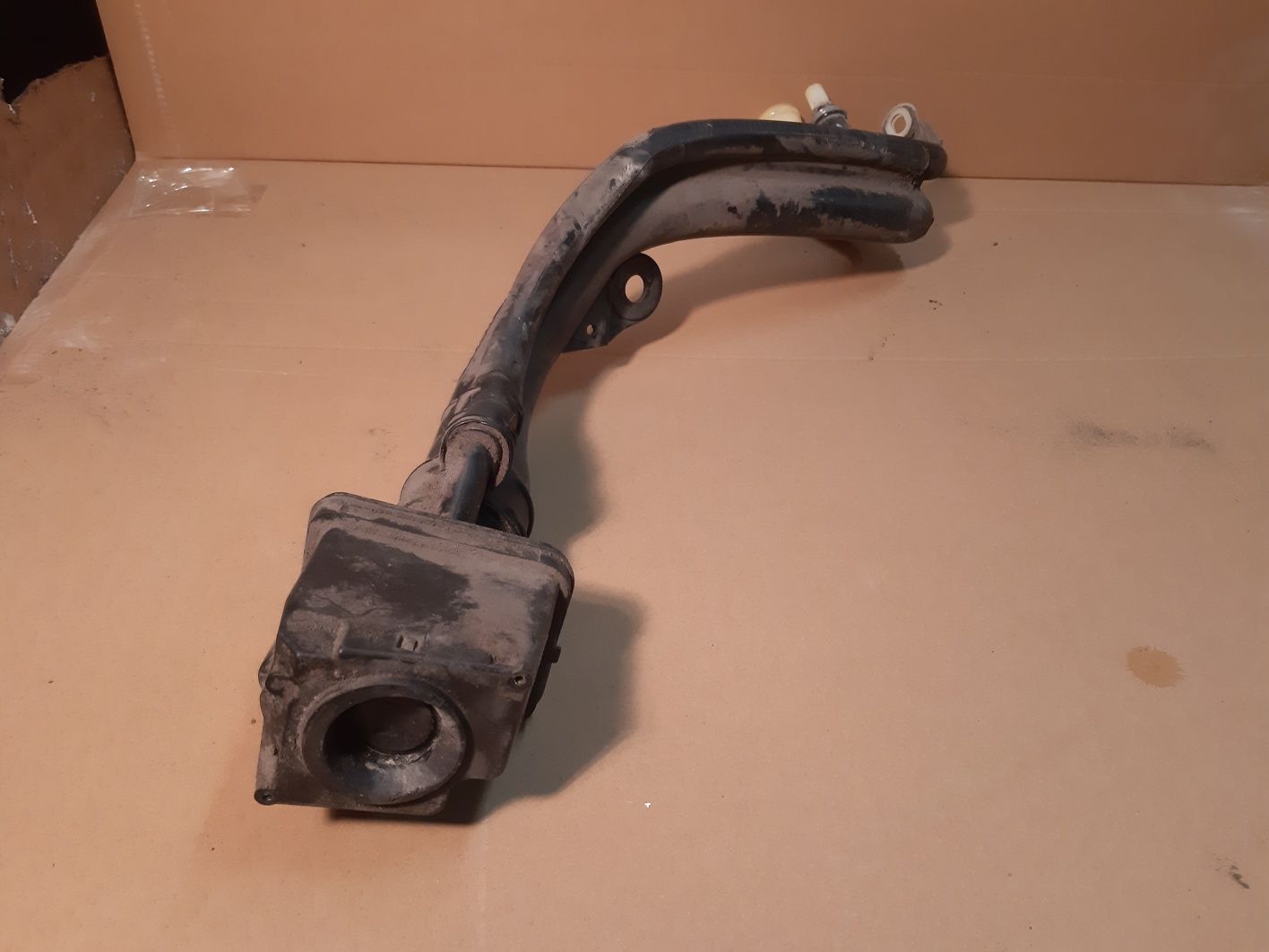Renault Scenic 3 rura wlewu paliwa