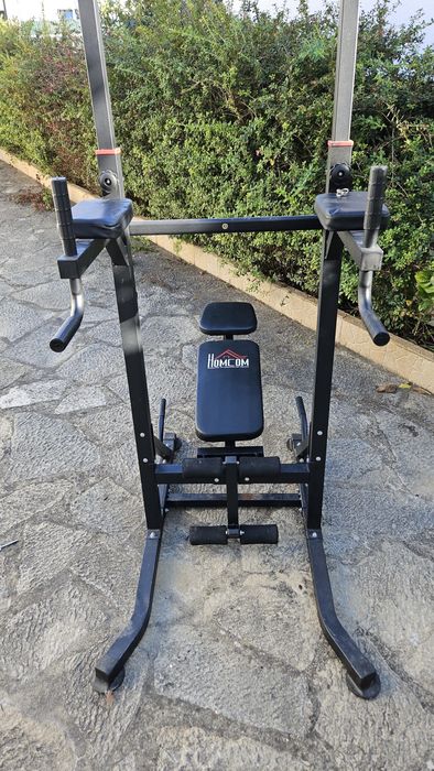 Ginasio com barra de elevacoes