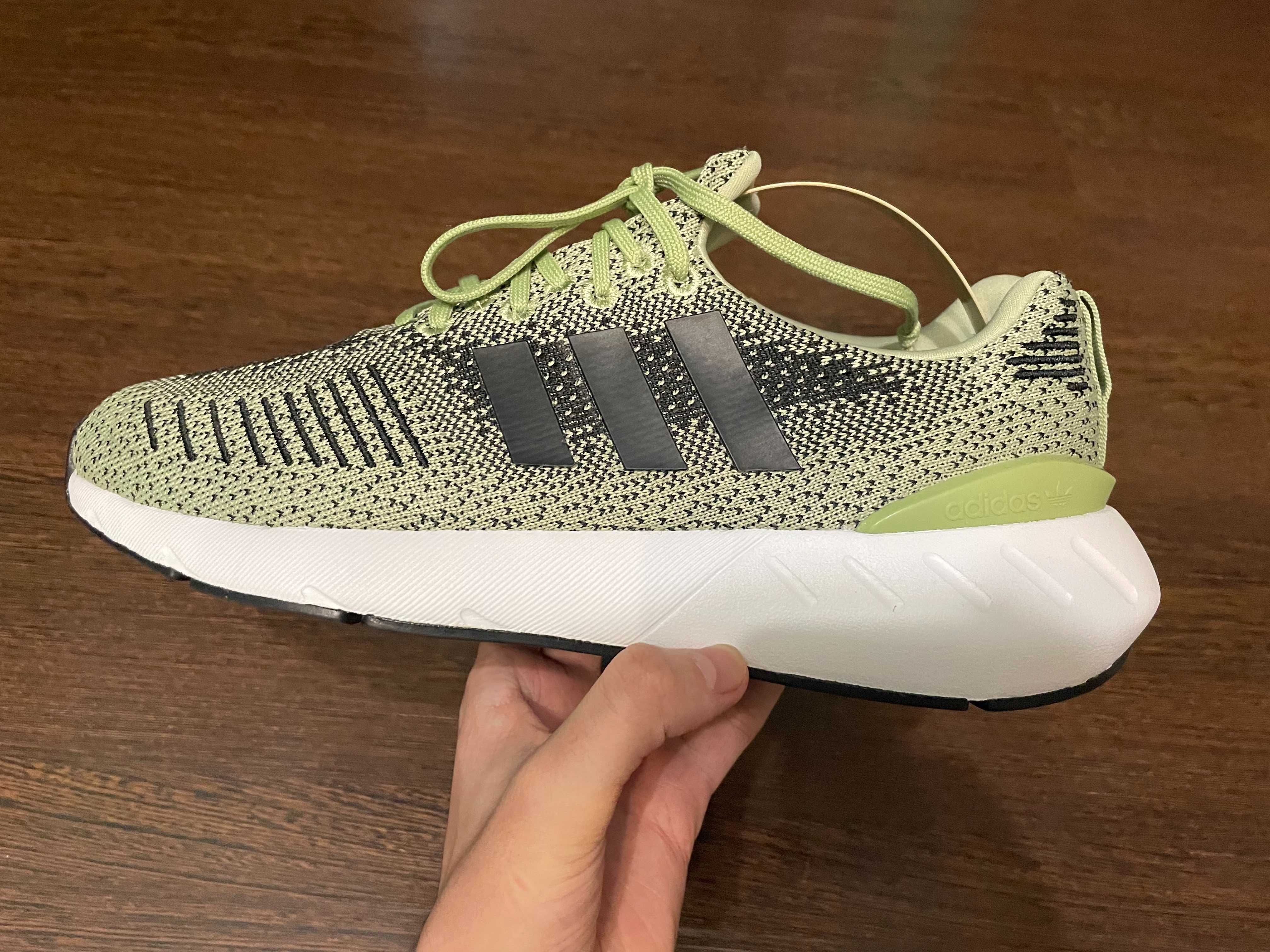 Кросівки adidas Originals Swift Run.  Р 41 1/3   25.5см