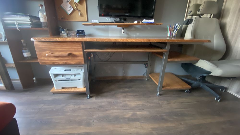 Unikalne biurko metalowo-drewniane