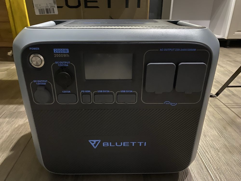 Портативная зарядная станция Blueetti AC200P