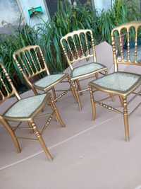 Cadeiras douradas, estilo romântico