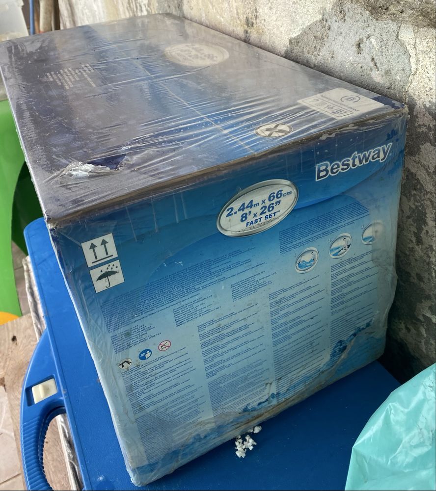 Piscina redonda com capa novas