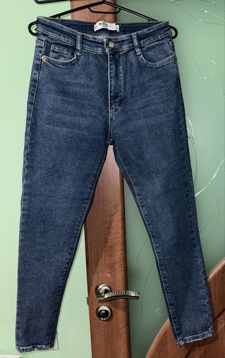 Продам джинсы новые