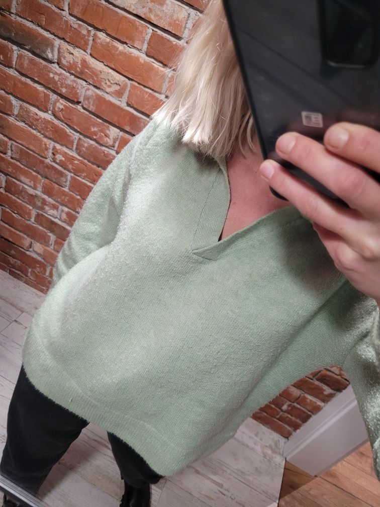 Zielony sweter z kołnierzykiem oversize vintage