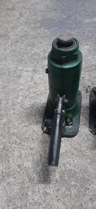 Домкрат  гідравлічний