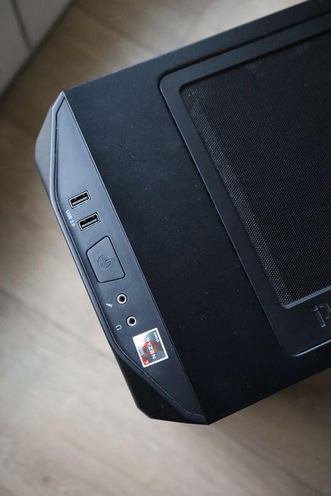 Komputer stacjonarny RX5700XT Ryzen 5800X3D 32GB DDR4 1TB SSD