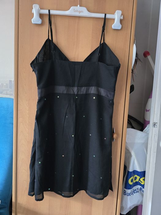 Tunika czarna z delikatnymi cekinkami