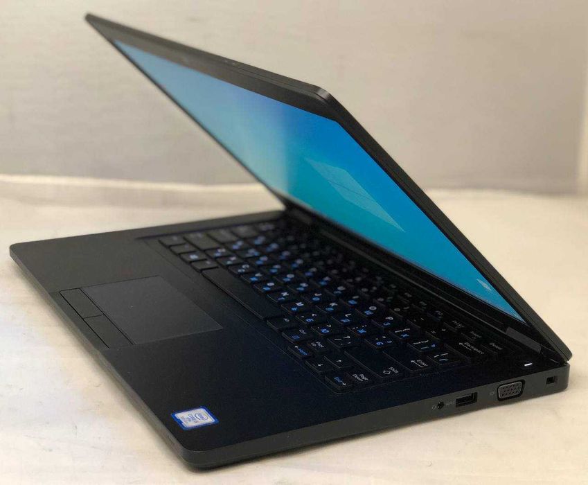 Ноутбук Dell 5490 / 14" HD LCD / i5-8350U / 8GB DDR4 / 256GB SSD