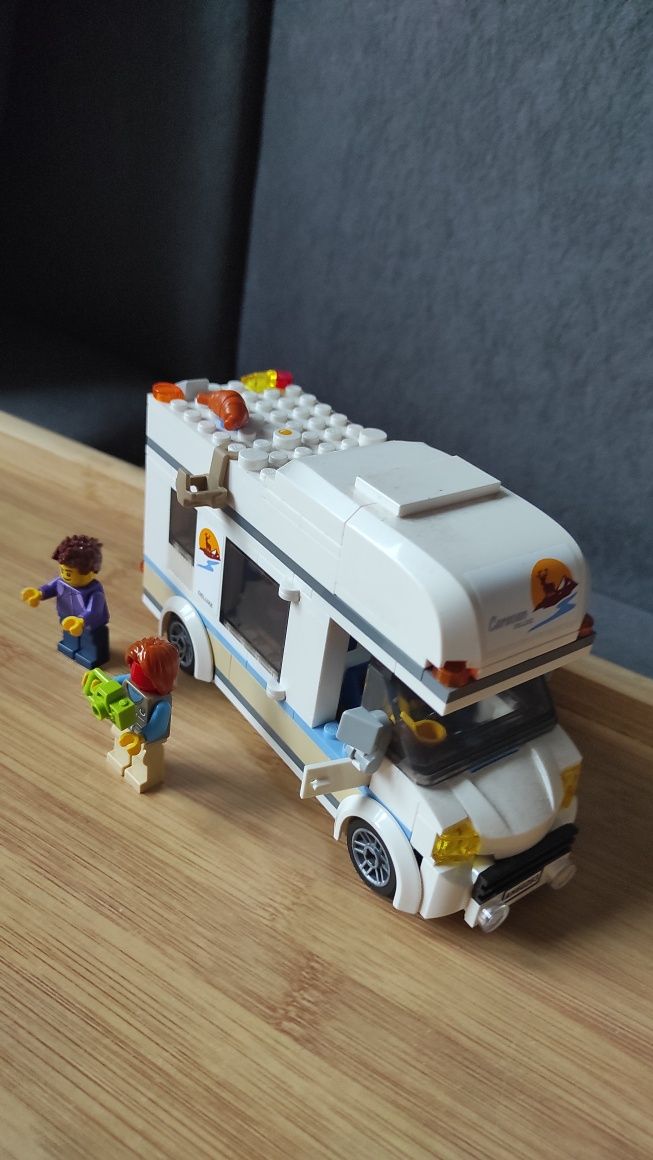 Klocki LEGO City Kamper