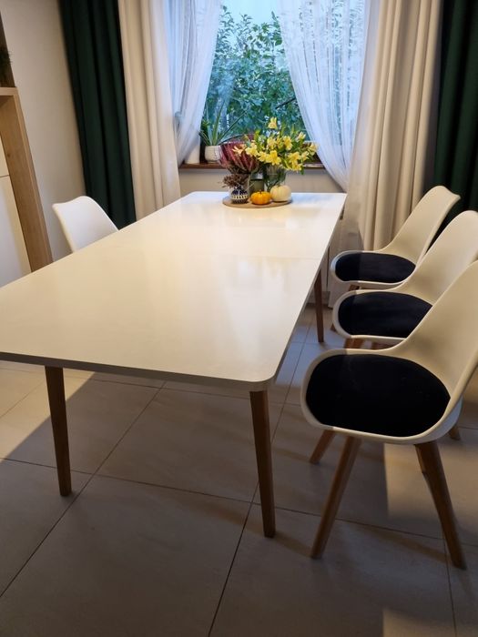 Biały stół skandynawski rozkładany, nóżki z drewna, 160-200x75x90