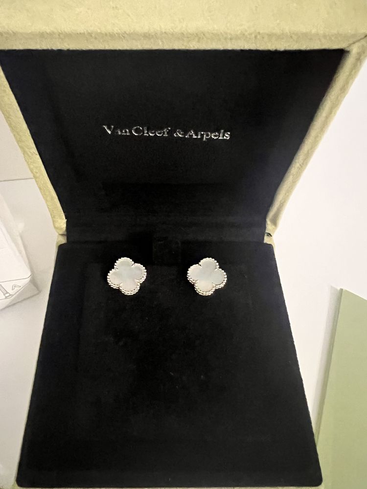 Сережки в стилі Van Cleef & Arpels