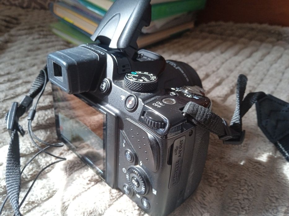 Цифровий фотоапарат Nikon Coolpix p530