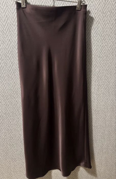 Сатинова спідниця  zara в двох кольорах