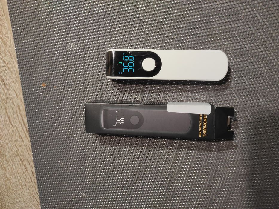 Bezdotykowy termometr na podczerwień
